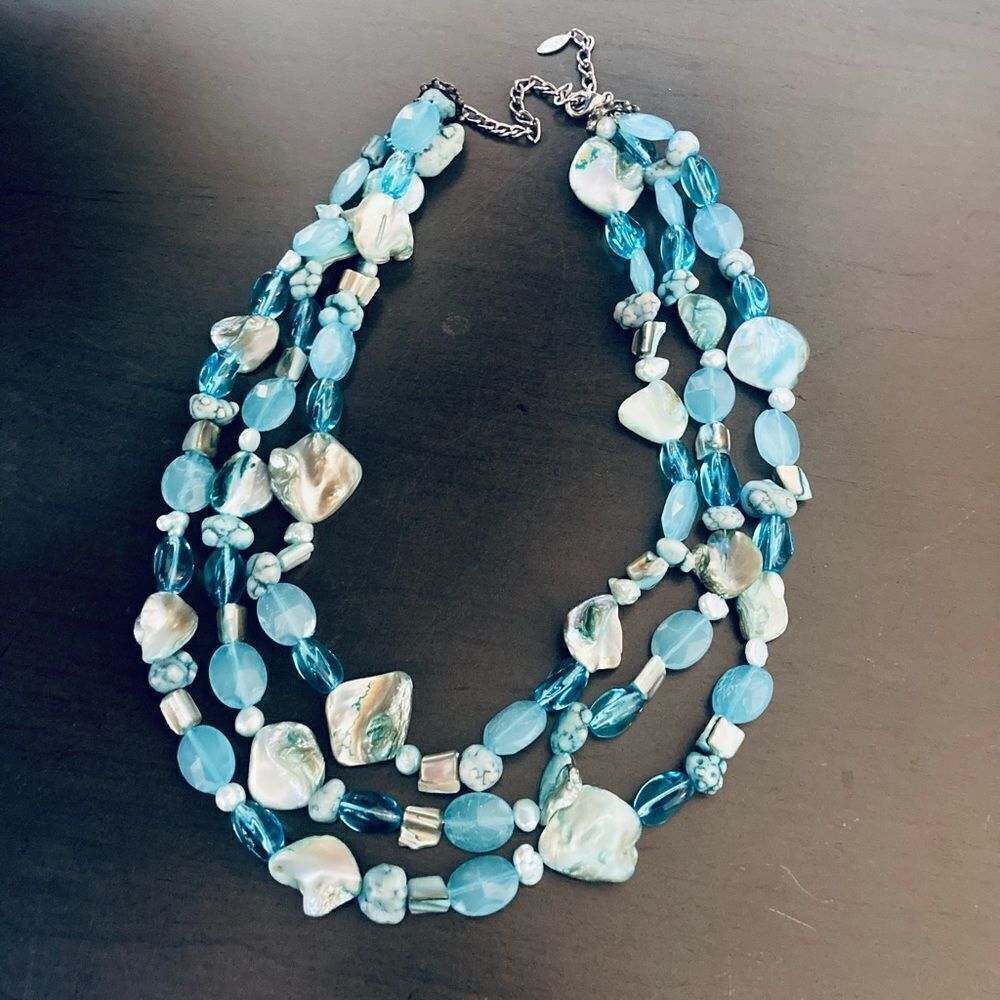 Shell Aqua Blue Necklace - Picture 2 of 4